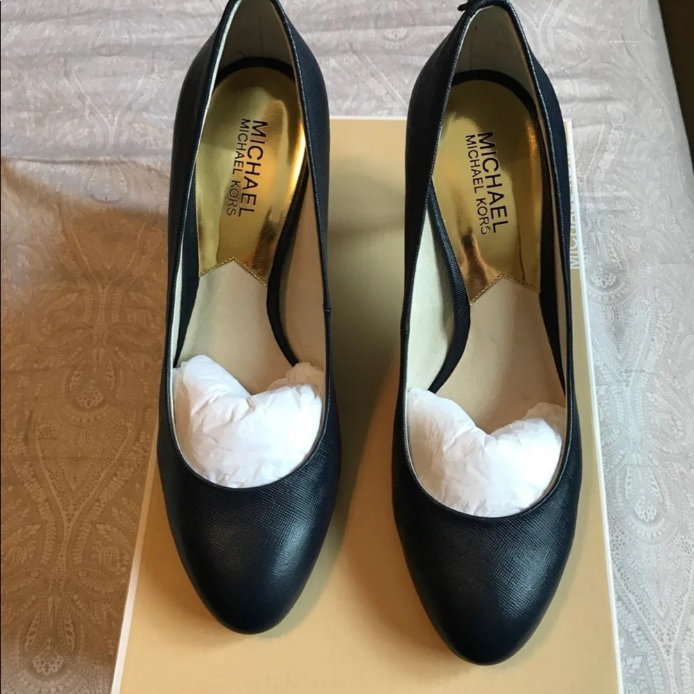 Michael Kors navy blue heels. Sz8.5